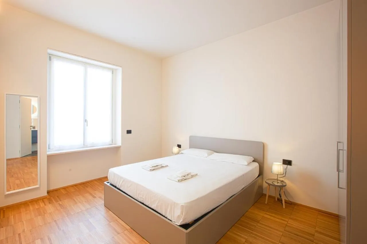 Easylife - Spazioso E Tranquillo Trilocale In Porta Romana Milano Lejlighed